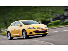 Высматриваем в трёхдверке Opel Astra GTC черты хот-хэтча