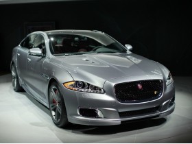 Jaguar показал в Нью-Йорке роскошный и быстрый седан